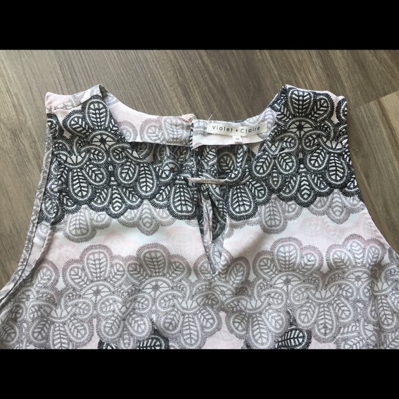 Women’s Light Pink, Gray, & Black Tank Top Size M - Picture 3 of 8
